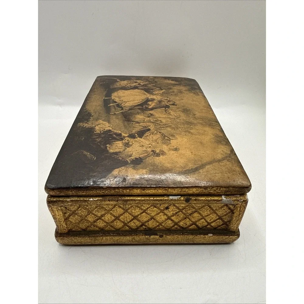 Vintage Italian Florentine Jewelry Box Gold Gilt Romantic Scene, Porcelain 6.5